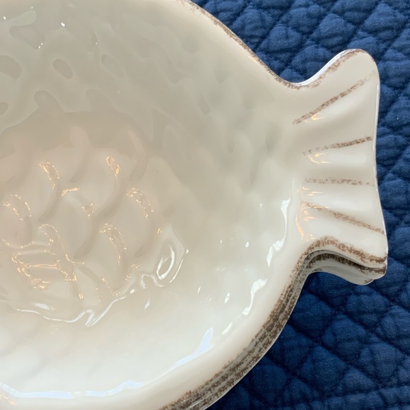 Four Sigrid Olsen Home Melamine Fish-Shaped Bowls - Picture 3 of 4